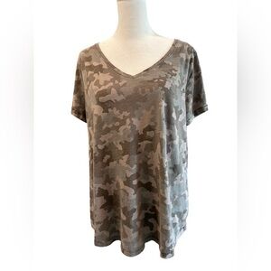 XL Sonoma everyday short sleeve tee shirt camo print brown boho natural